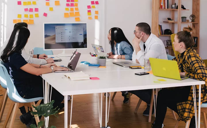 手工羽毛扇網(wǎng)站如何憑借傳統(tǒng)工藝傳承擴(kuò)大流量？同行都是怎么做的？